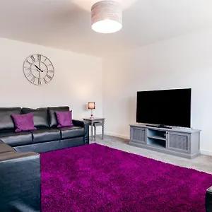 Holiday home Oakley - Large, Elegant, Dog Friendly & Parking, Whitby